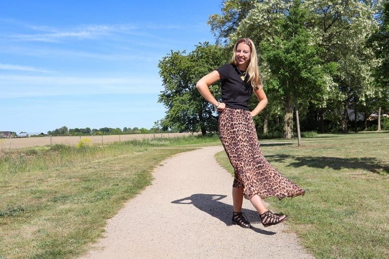 zomerse looks met items van NA-KD