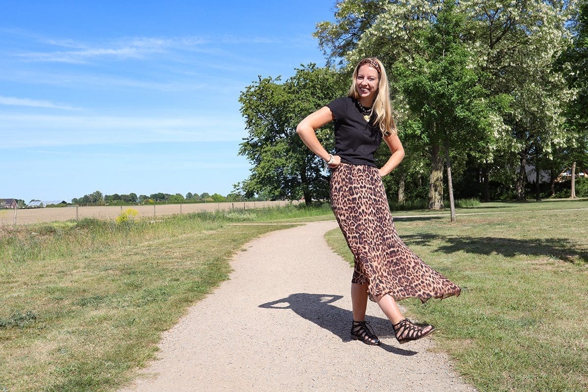 zomerse looks met items van NA-KD