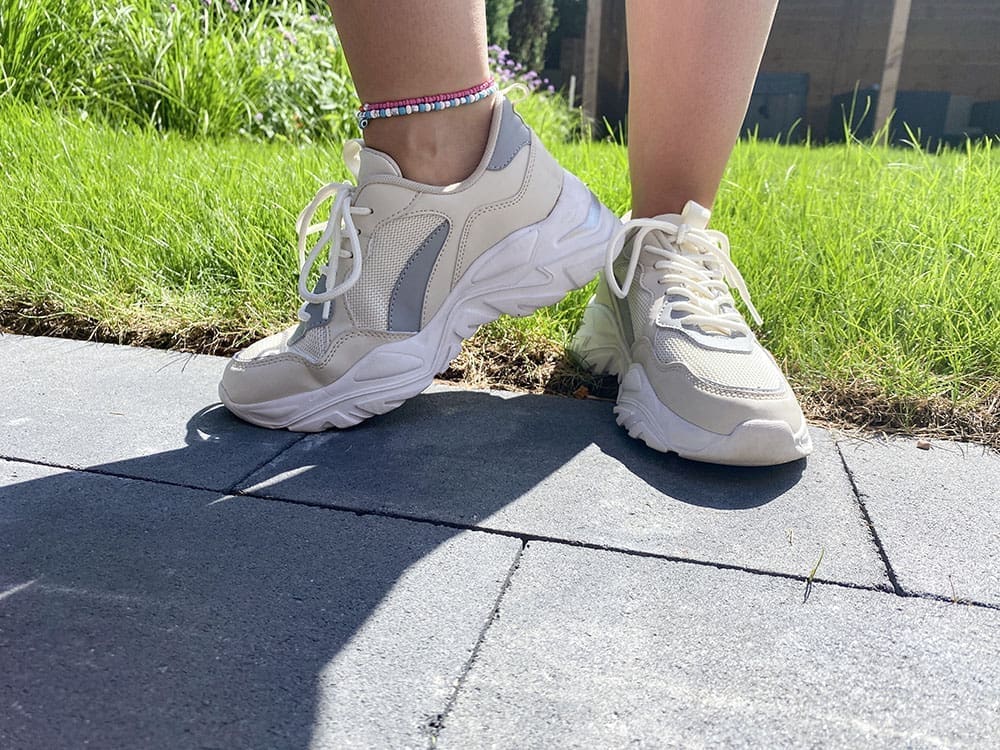 trendy te zijn met sportschoenen